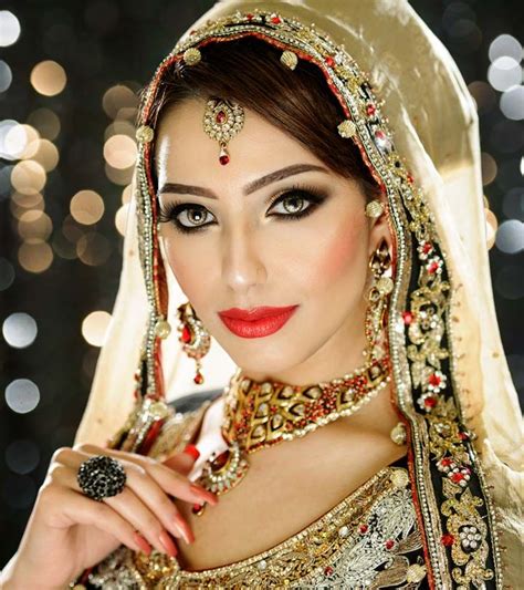 15 Best Bridal Makeup Artists In Delhi Trucco E Acconciatura