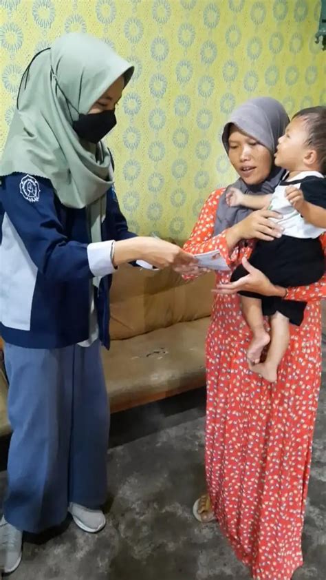 Fakultas Kedokteran Uns Monitoring Langsung Ke Rumah Warga Sebagai