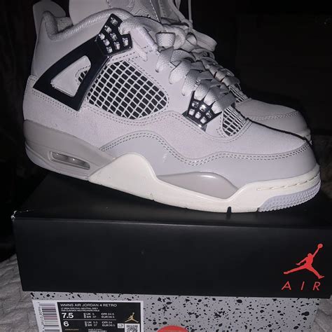 Jordan 4s -Frozen Moments Sendd offers - Depop