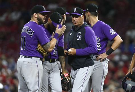 Joey Votto Knocks In 3 In Return As Streaking Reds Top Rockies Reuters