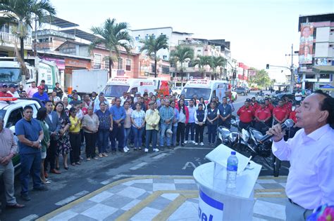 Alcalde Rafael Sánchez entregó 2 ambulancias y un hidrocleaner para