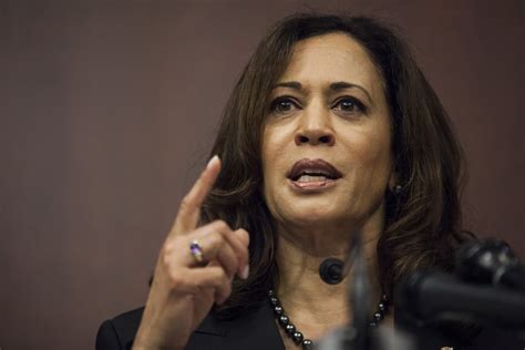 Sen Kamala Harriss Claim That An ‘undocumented Immigrant Is Not A