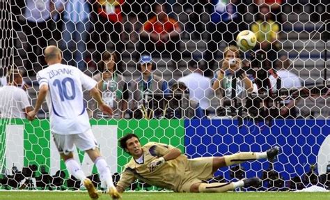 Finale Coupe Du Monde 2006 Zinedine Zidane Justifie Sa Panenka