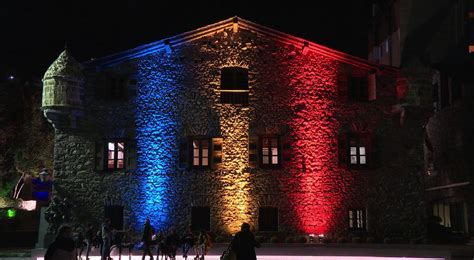 La Casa De La Vall S Illumina Amb Els Colors De La Bandera