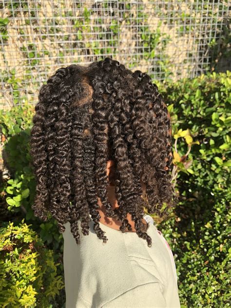 Beauty bloggers explain exactly how to achieve the most defined twist outs 28