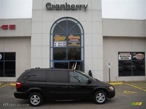 Brilliant Black Crystal Pearl Dodge Grand Caravan Sxt