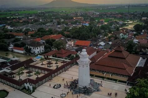 Empat Destinasi Wisata Di Kawasan Banten Lama Yang Bisa Dikunjungi Usai