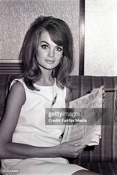 Jean Shrimpton Attends The 1965 Spring Racing Carnival Photos And Premium High Res Pictures