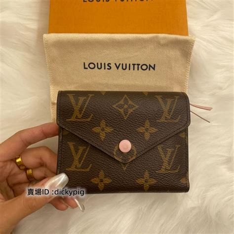 二手正品 Lv 路易威登 Victorine 老花 三折短夾 皮夾 豆豆夾 零錢包 粉色m62360實拍 蝦皮購物