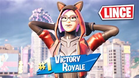 Victoria Con La Skin Lince Rojo Fortnite Youtube