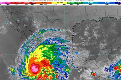 Norma Se Intensifica A Huracán Provoca Lluvias En Estos Estados