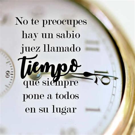 A Close Up Of A Clock With The Words Time To Begin Written In Spanish On It