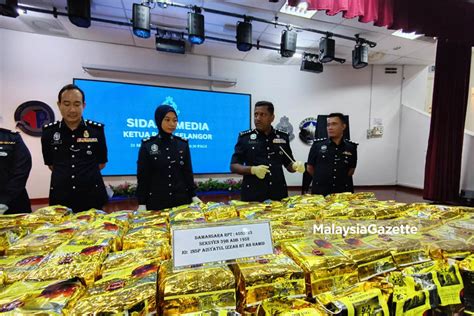 Malaysia Gazette On Twitter Terkini Polis Merampas Lebih