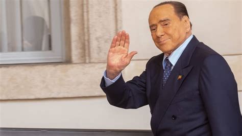 Silvio Berlusconi Ancien Premier Ministre Italien Souffre De Leuc Mie