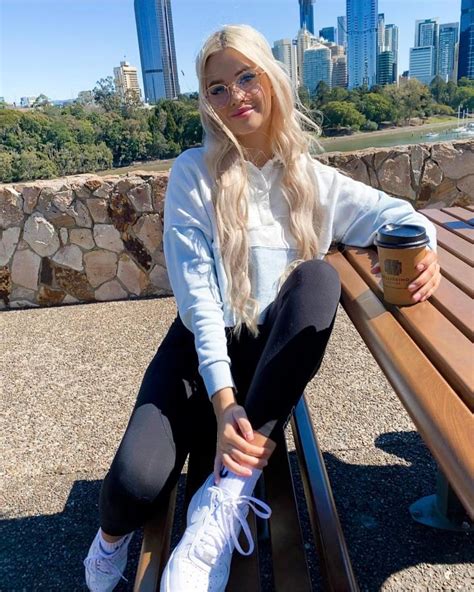 Tameeka Kerr | Hot Instagram Model Biography, Height, Net Worth