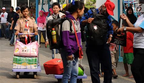 Di Merak Pramuka Diterjunkan Bantu Pemudik Foto Liputan6