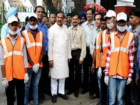 In Pics Swachh Bharat Drive On Occasion Of Gandhi Jayanti Oneindia News