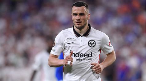 Juve Filip Kostic A Torino La Firma In Giornata Transfermarkt