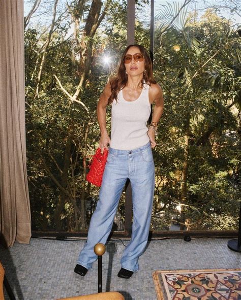 Regata Branca E Cal A Jeans Inspire Se Nos Looks Das Famosas Para Usar