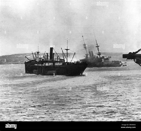 HMS Majestic, British battleship, sinking, WW1 Stock Photo: 66157810 ...