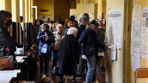 Elezioni Alle 12 In Provincia Di Biella Ha Votato Il 22 7 Degli