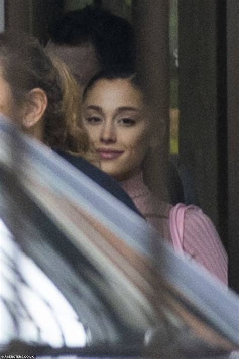 Pop Base On Twitter Ariana Grande Spotted In London Where She Is Filming ‘wicked ’