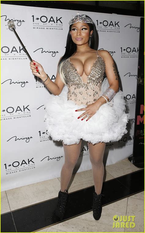 Nicki Minaj Is The Sexiest Fairy Godmother We Ve Ever Seen Photo 3496404 Nicki Minaj Photos