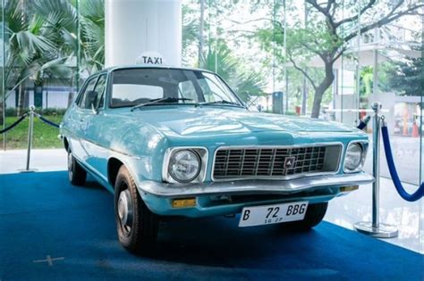 Mobil Legendaris Ini Penampakan Taksi Pertama Blue Bird Beroperasi 51