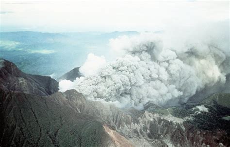 On This Day Mount Pinatubo Volcano Erupts In 1991 Lowering Global