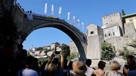 Tradicionalni Skokovi Sa Starog Mosta Pobjednici Igor Kazi I