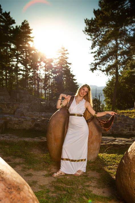 Mistkerei Der Alten Griechischen Thraker Göttin Stockbild Bild