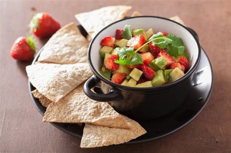 Strawberry Avocado Salsa: for Grilled Fish or Taco Chips