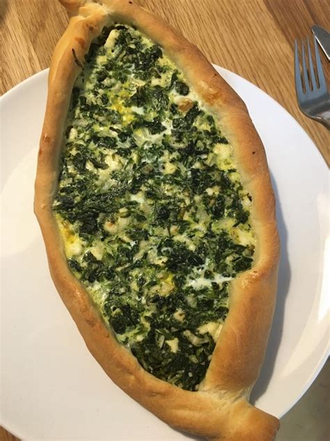 Pide mit Spinat und Schafskäse von SallyGoodfield Chefkoch de