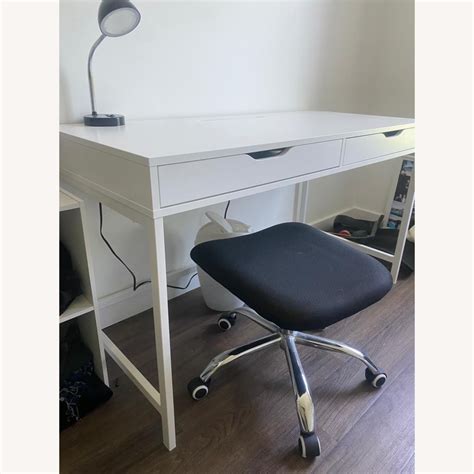 IKEA DESK White - AptDeco