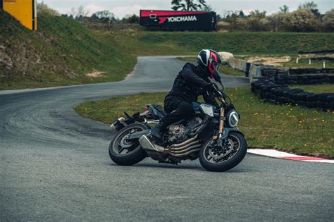 Mittelklasse Naked Bikes Im Vergleich Honda CB650R 2021