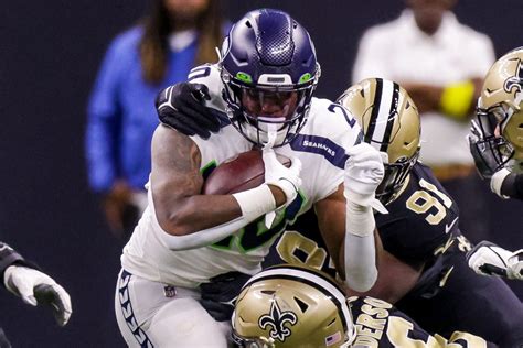 Seahawks Rookie Kenneth Walker Iii Up As Seattle Rb Rashaad Penny Out With Broken Leg Sports