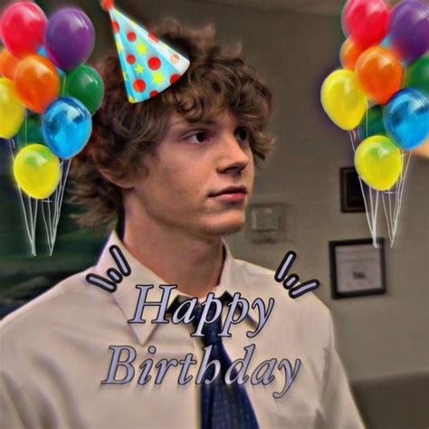 Evan Peters' Birthday 💗 | Evan peters, Baile de chicas, Novios