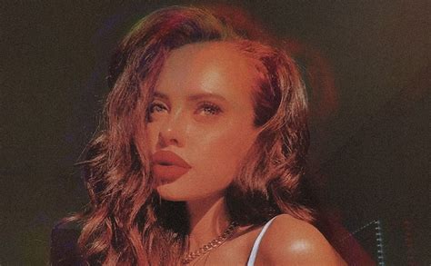 INSGIRL Fantasy E-Girl AI Render Image