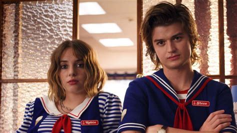 Su Instagram Il Divertente Crossover Tra Stranger Things E Sex Education