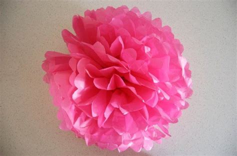 Crepe Paper Pom Pomsi Think These Are So Cute Hanging In A Bunch Of