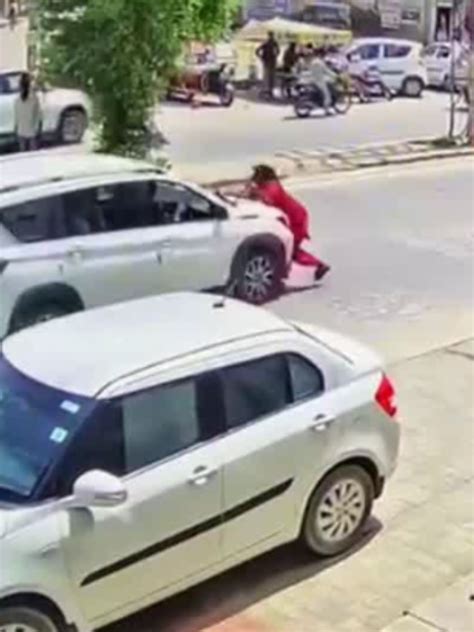 Hanumangarh Rajasthan Car Viral Video हनुमानगढ़ से सामने आया चौंकाने वाला वीडियो ड्राइवर ने