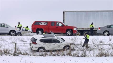 Colisión Múltiple Deja Docenas De Heridos En Wisconsin Ap News