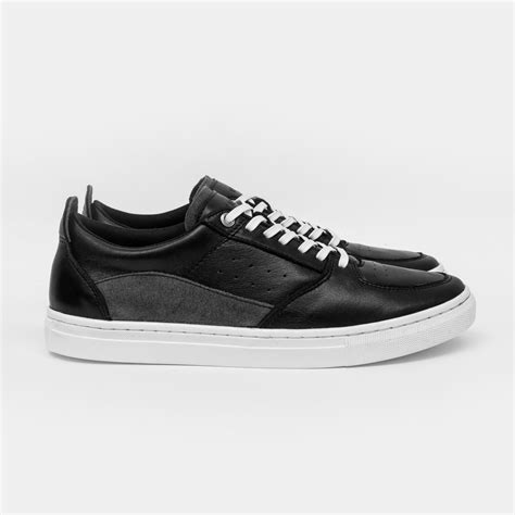 Kalvert Alex Sepatu Sneakers Kulit Pria Hitam Putih Shopee Indonesia