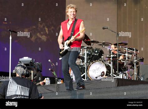 Jon bon jovi singer bon jovi hi-res stock photography and images - Alamy