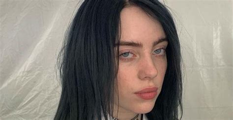 apenas 17 anos cantora Billie Eilish grava documentário sobre a