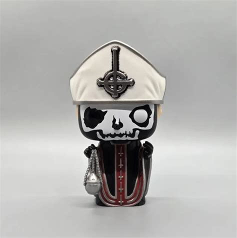 PAPA EMERITUS I 241 Funko Pop Rocks Ghost Hot Topic Exclusivo