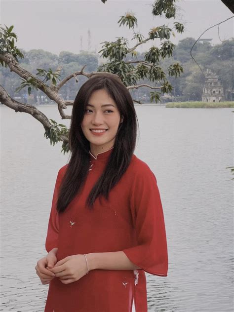 Hot girl bóng chuyền 9X là niềm yêu thích của mọi chàng trai đẹp thanh lịch giữa cái lạnh 10