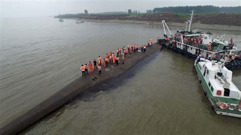 Aumenta La Cifra De Muertos En El Río Yangtsé Al Perforar El Casco Del