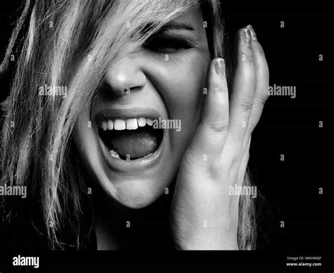 Screaming Woman Black And White Stock Photos And Images Alamy