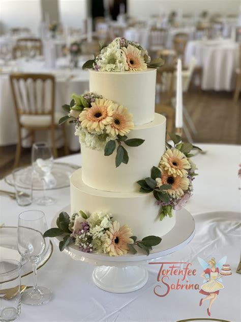 Hochzeitstorte Blumen In Zarten Farben Tortenfee Sabrina